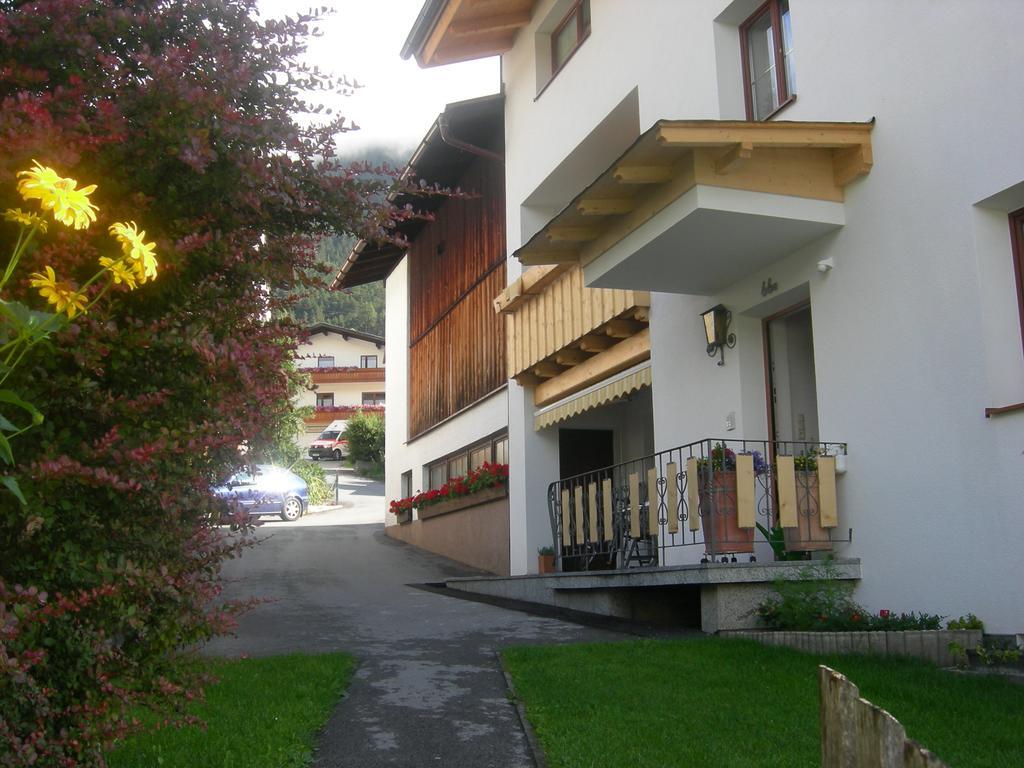 Spisshof Hotel Grins Eksteriør billede